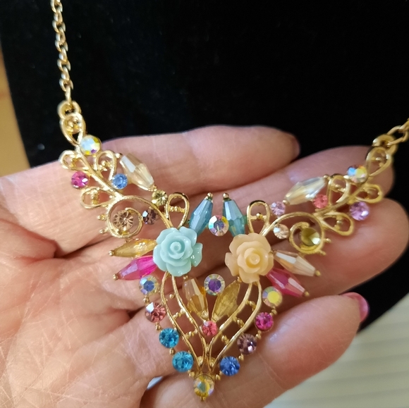 Betsey Johnson Gold Multicolor Floral Necklace NWT - Picture 7 of 11